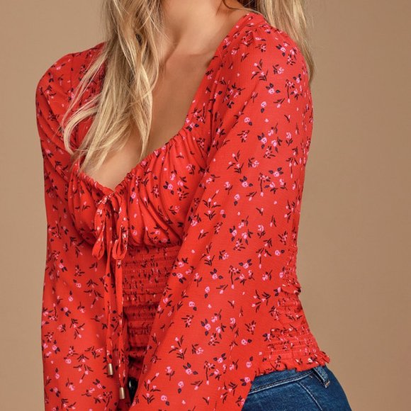 Free People Tops - NWT! FREE PEOPLE RUFFLES RED FLORAL CROP TOP Sz L